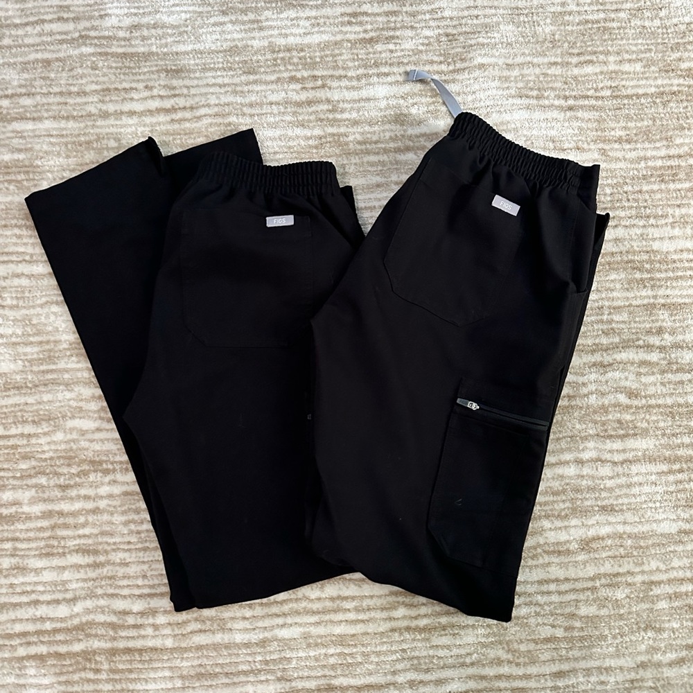 FIGS - (2) pair of size Small black Yola cargo scrub pants - black - EUC